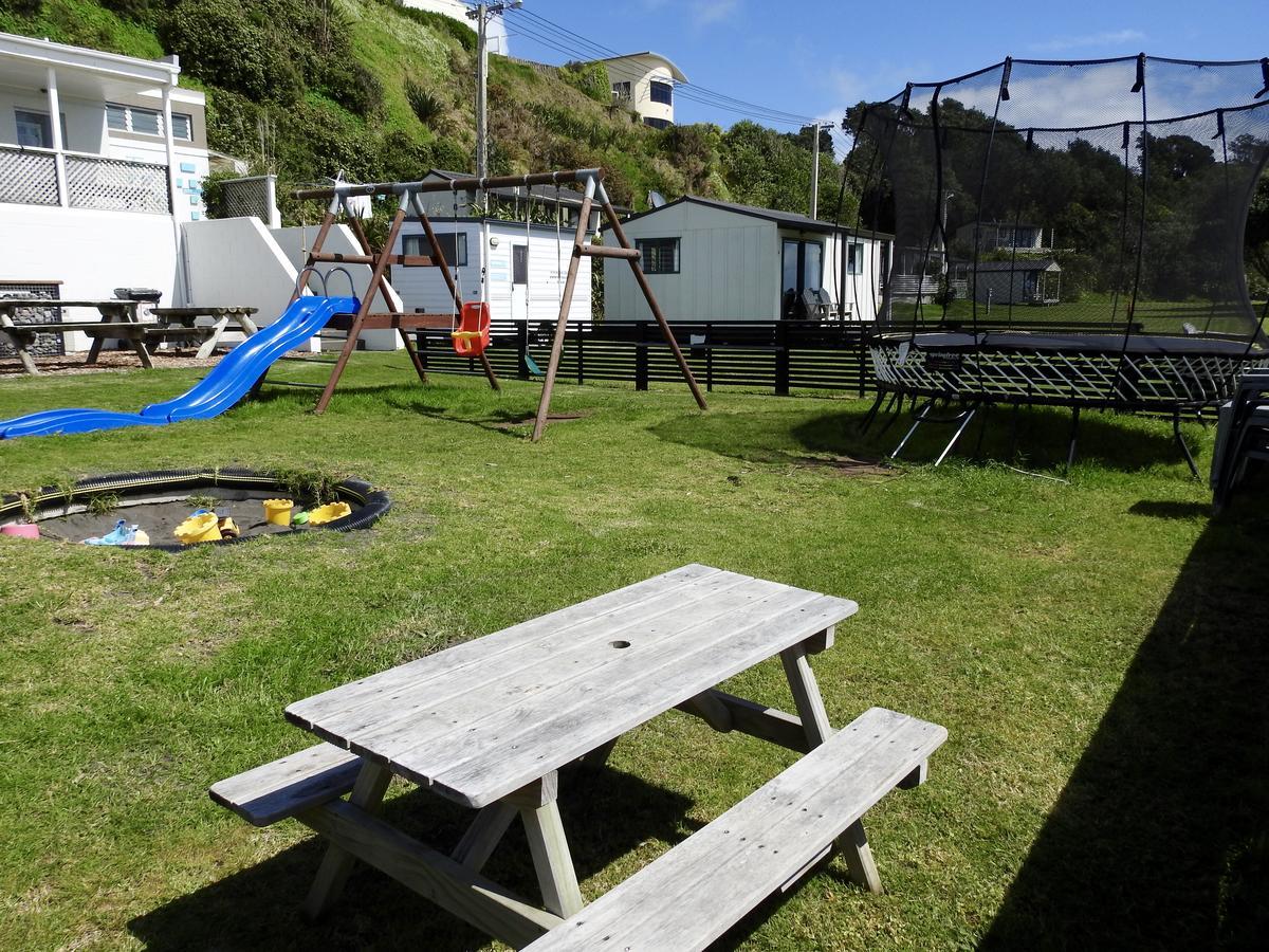 Oakura Beach Holiday Park Extérieur photo