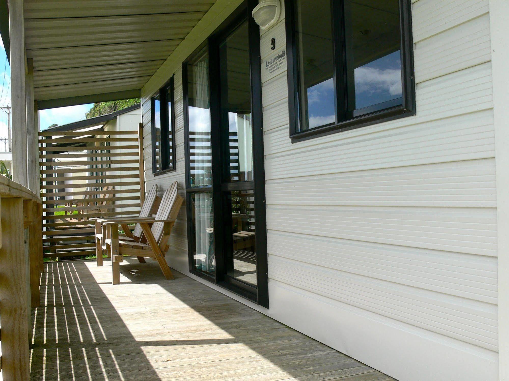 Oakura Beach Holiday Park Extérieur photo