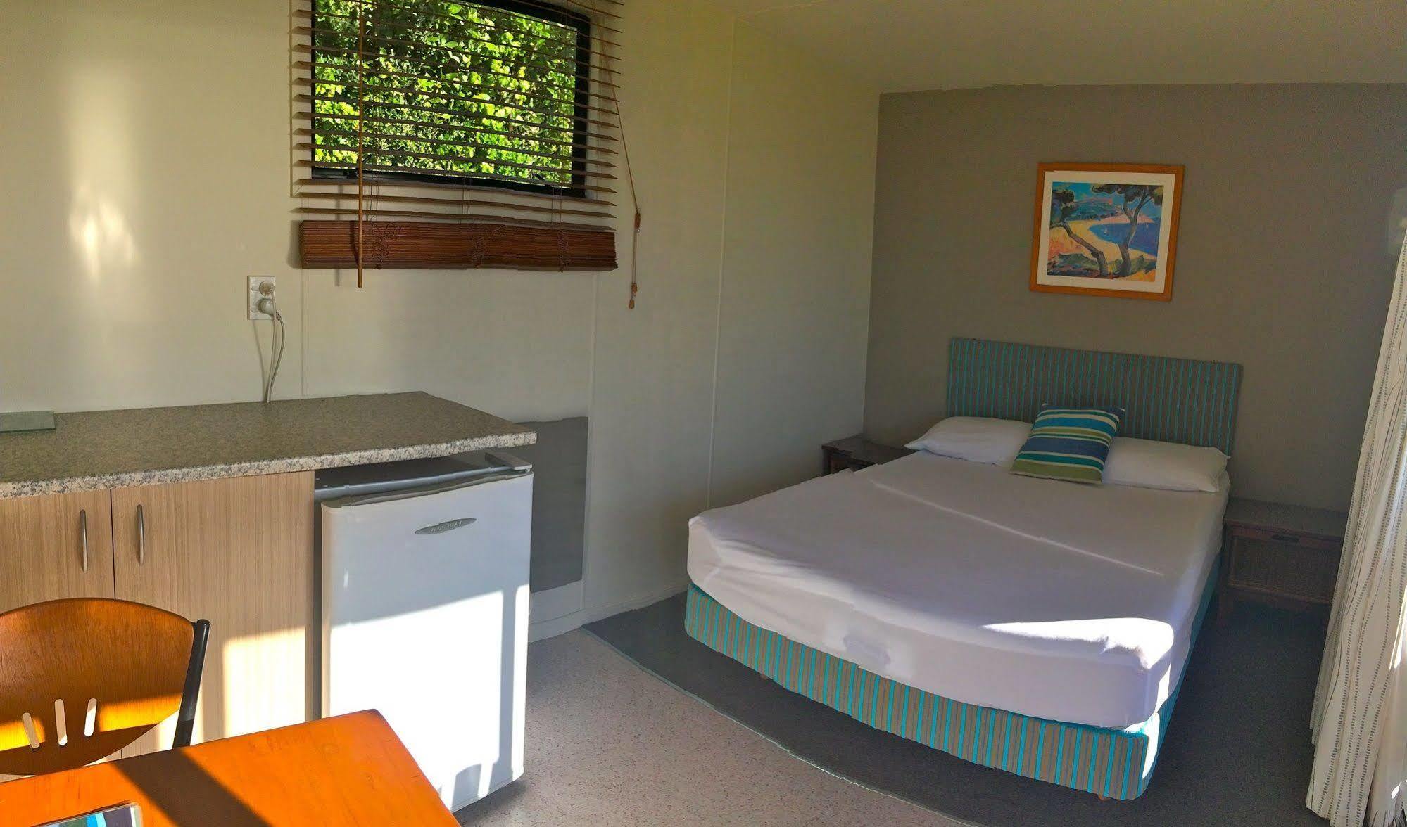 Oakura Beach Holiday Park Extérieur photo